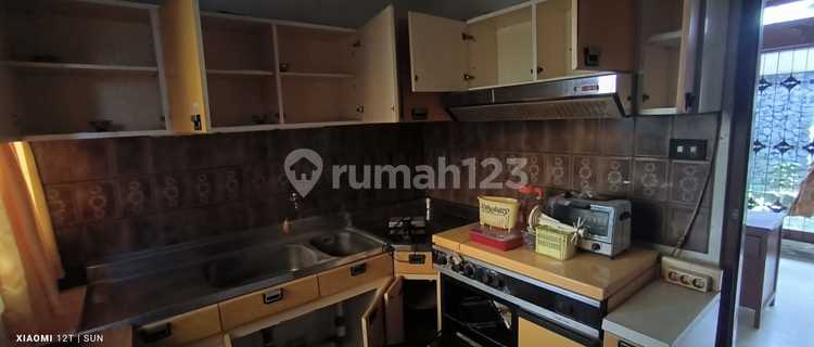 FOR SALE: SPACIOUS HOUSE, SUITABLE FOR BUSINESS, NEAR UGM CAMPUS SLEMAN 1