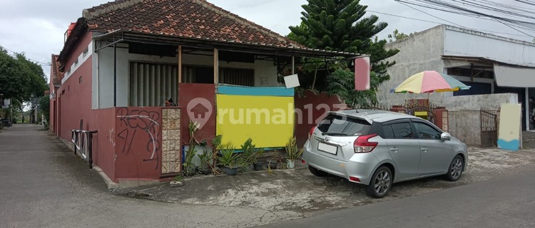 FOR SALE: HOUSES, SHOP HOUSES, RENTAL UNITS ON JL. RAYA BERBAH SLEMAN JOGJA 1