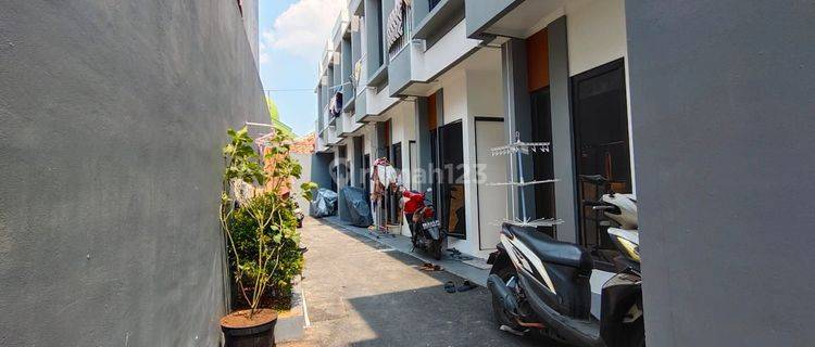 Rumah Murah 2 Lantai Shm Di Utan Kayu,dekat Pasar Pramuka 1