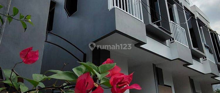 Rumah Mewah Murah 2 Lantai Minimalis Modern Di Utankayu Jakarta Timur  1