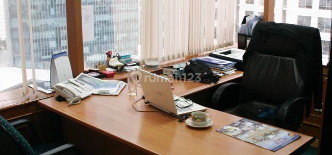 Disewakan Kantor Menara Sudirman 250m2 Furnished Bagus 1