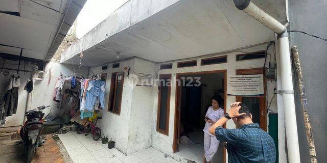 RUMAH YUNUS JAKARTA BARAT 93916 1