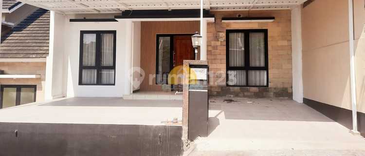 Fully Renovated Furnished House in Pandanaran Hills, Semarang 1