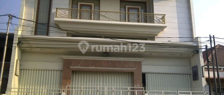 Ruang Usaha / Kantor/ Rumah Bagus Siap.huni Pinggir Jalan Raya  1