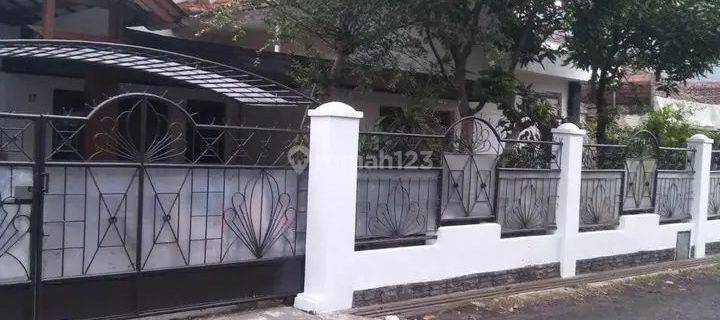 Rumah Klasik Terawat Siap Huni Di Sayap Burangrang Talaga Bodas Bkr Bandung 1