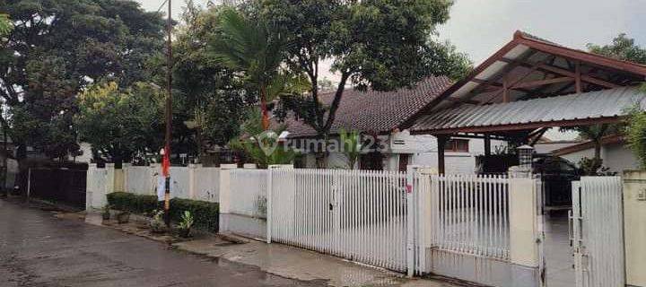 Rumah Klasik Terawat Sayap Dago Bandung 1