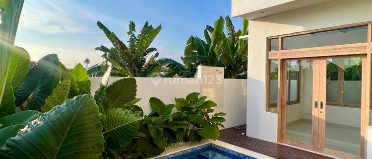 New Unfurnished 3 Bedroom Villa In Padonan, Canggu With A Spacious Living Area And Beautiful Sunset Views From The Second Floor 1