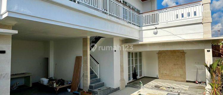 New Unfurnished 3 Bedroom Villa In Padonan, Canggu With A Spacious Living Area And Terrace 1