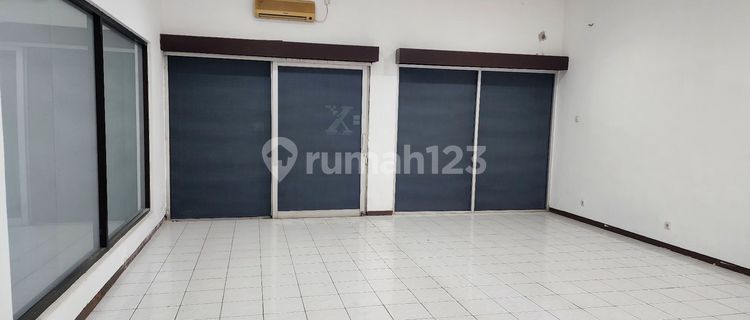 Business Space in a strategic location, near Simpang Lima, Mall, and Trade Center. 1