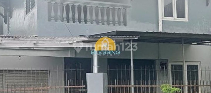 Nice House Ready to Occupy, Strategic Location on South Seteran Street 1