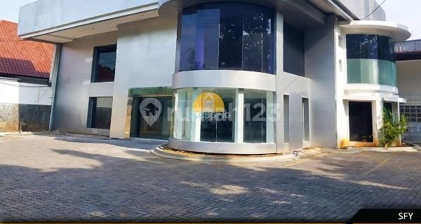 Bangunan Strategis Siap Pakai Bagus di Jalan DI Pajaitan 1