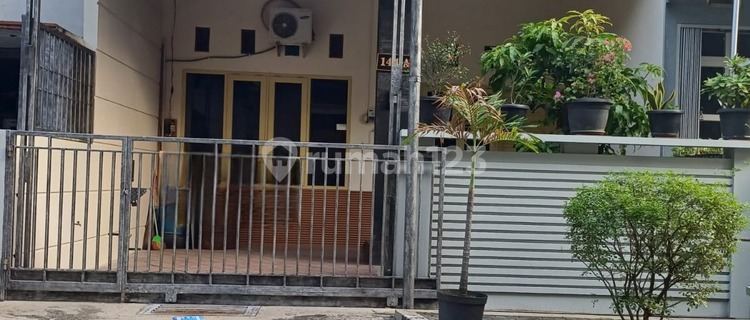 Premium Ready-to-Occupy Strategic House in Banyumanik 1