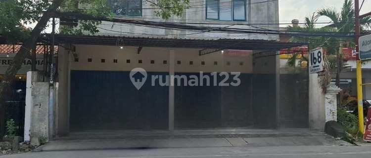Premium Ready-to-Use Shop House for Business on Gajah Raya Street 1