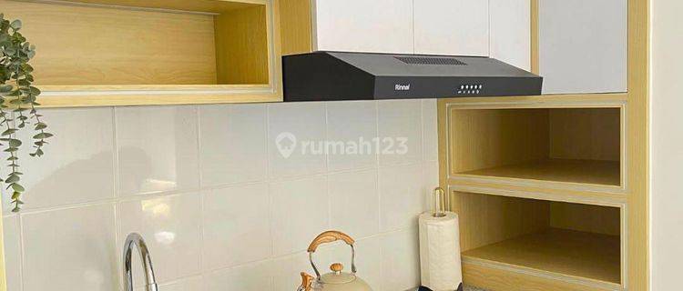 Full Kitchen Set Furnish 38m Hoek Disewakan Apartment Tokyo River 1