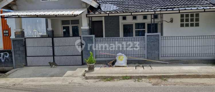 RUMAH BEBAS BANJIR DEPAN INFORMARET STRATEGIS BARU RENOV LOKASI BINONG 1