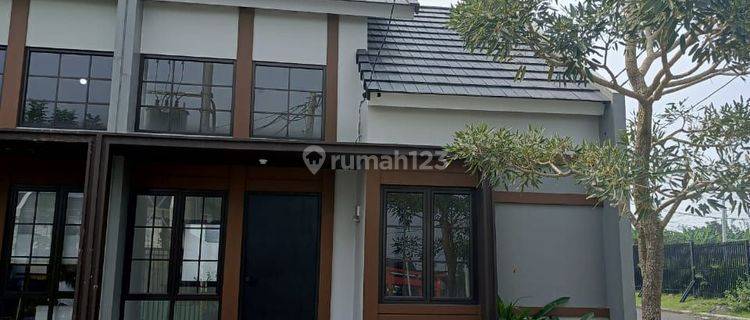 Rumah Attic Room dekat Stasiun Parung Panjang 1