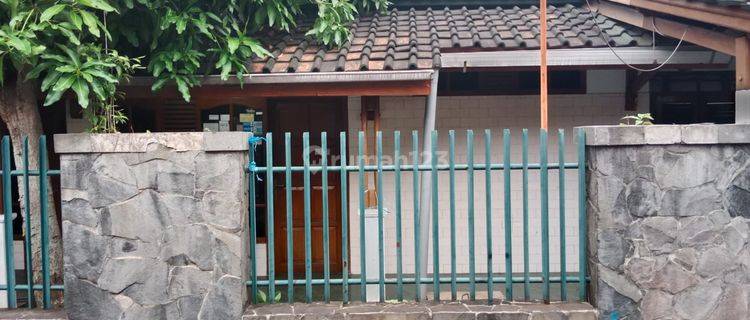 Rumah Nyaman 1,5 Lantai Terawat Siap Huni di Cibolerang Indah Bandung 1