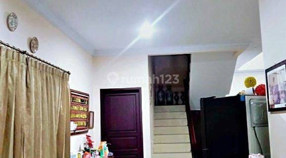 Dijual Rumah Hunian 2 Lantai Dalam Komplek Kebagusan Jaksel
 1