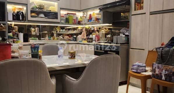 Rumah 4 Lantai Furnish di Riviera At Puri Lokasi Strategis  1