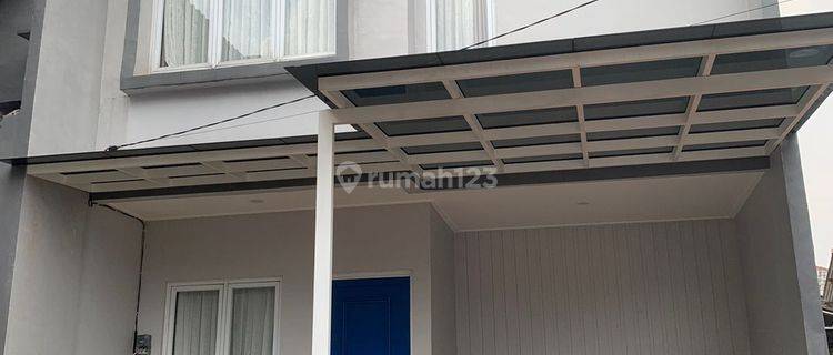 Rumah 2 Lantai Baru Semi Furnished SHM di Bsd 1