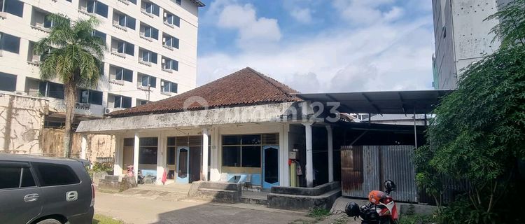 Bangunan Perkantoran Pusat Kota Makassar 1