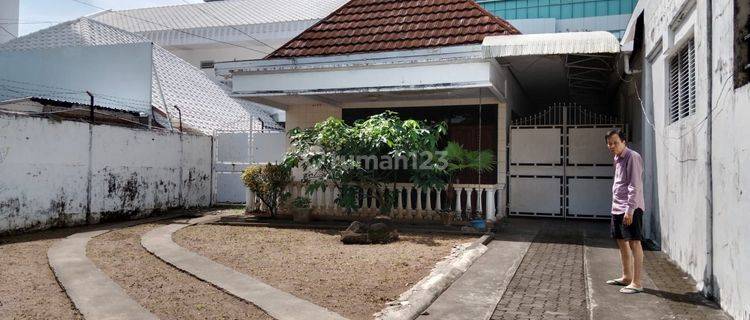 Rumah Kantor Terletak Di Pusat Kota Makassar  1