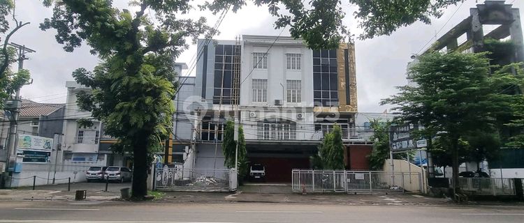 4-Storey Shop House in the Center of Makassar City, Highly Strategic Location 1