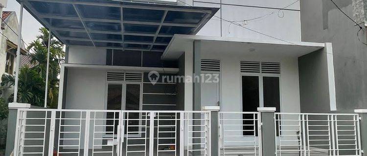 Rumah Hoek, Bangunan Baru, Komplek Raflesia Jatimakmur 1