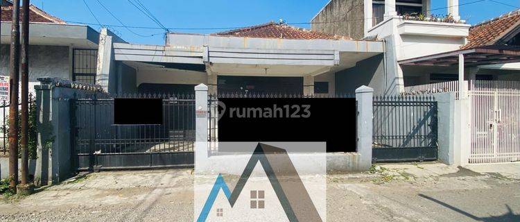 Rumah Klasik Dalam Komplek Area Regol Buah Batu Kota Bandung  1