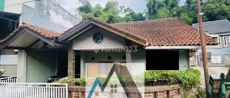 Rumah Tua Hook Dalam Komplek Sariwangi Kabupaten Bandung Barat 1