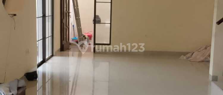 Rumah Hunian di Green Lake City C Luster East Asia Strategis 1