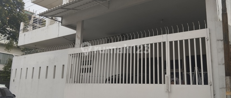 Rumah 3 Lantai Dekat Dengan Simpang Lima 1