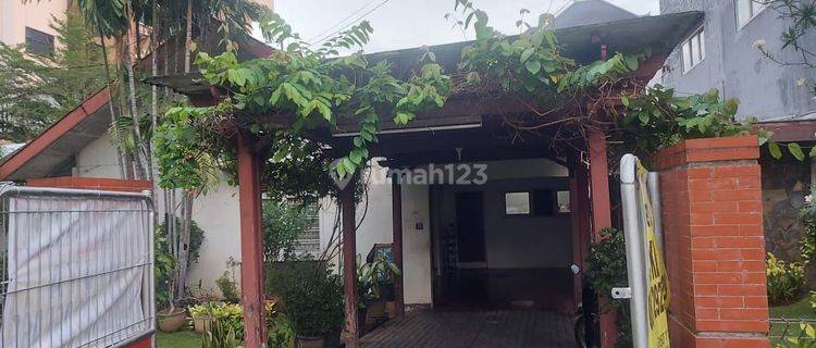 Rumah dekat Simpang lima cocok untuk usaha kos eksklusif, kuliner, homestay 1