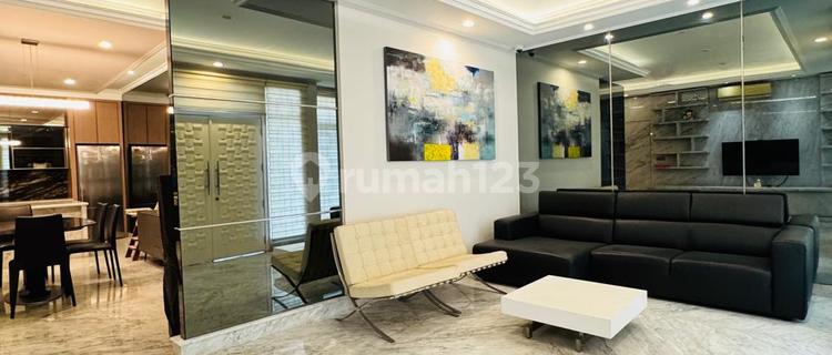 Green Lake City Latin American House 10x18 Nice Tidy SHM 1