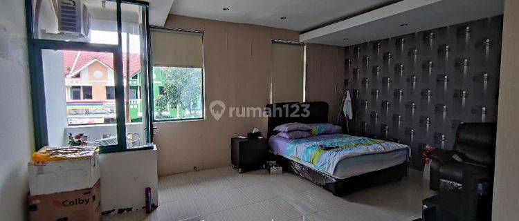 Ruko Tempat Tinggal 2 Lt di Graha Padma, Dengan Kamar Full Furnish di Perumahan Graha Padma, Krapyak, Semarang 1