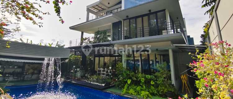 Dijual Rumah Mewah dengan Pool dan Lift Best View Golf Sentul Bogor 1
