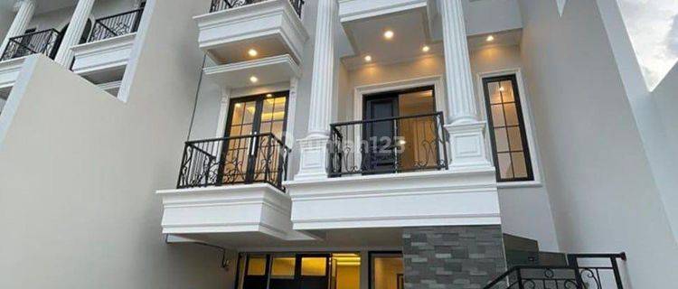 Rumah 3 Lantai Di Jagakarsa, Jakarta Selatan  1