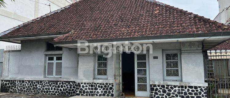 RUMAH TENGAH KOTA BUTUH LAKU CEPAT PANDANARAN SIMPANGLIMA SEMARANG 1