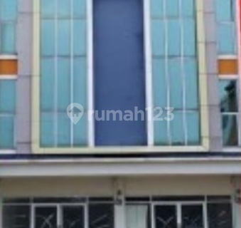 Quick Sale: 3.5-Story Row Shophouse in Serang Boulevard. Prime Location, Flood-Free. 1