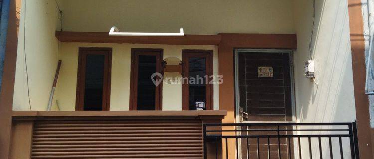 JUAL Rumah sederhana yg asri, bersih,damai like NEW di Pademangan 1