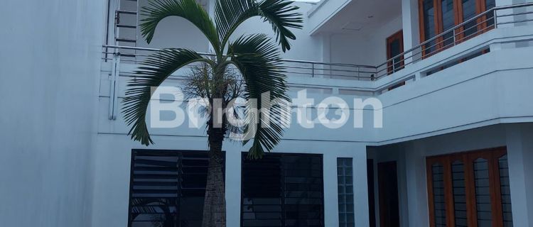 DISEWAKAN RUMAH 2 LANTAI 1