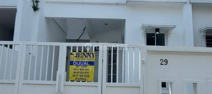 Jenny Tomang (1)- Rumah Baru 3 Lantai, Best Location 1