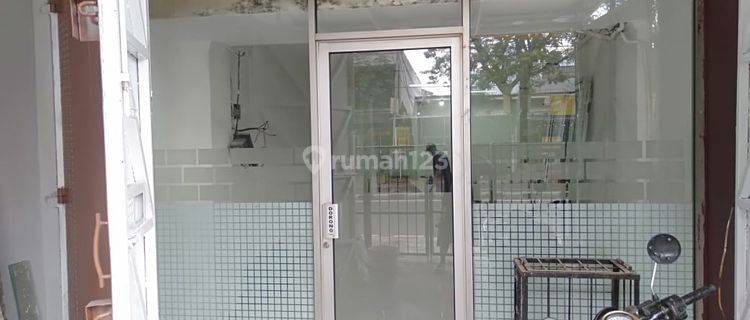 Ruko 3 Lantai di Kemanggisan Area Komersial Row 4 Mobil 1