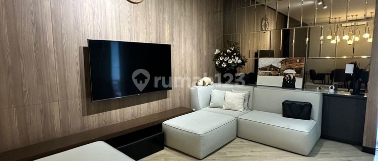 Dijual Rumah 3 Lantai Di Mayang Permai, Pik.  1