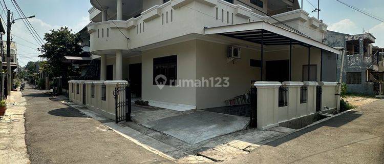 Jual Cepat Rumah Hook 2 Lantai Lingkungan Asri Nyaman Luas Tanah 165m Bagus Siap Huni Di Kav Dki, Pondok Kelapa, Jakarta Timur 1