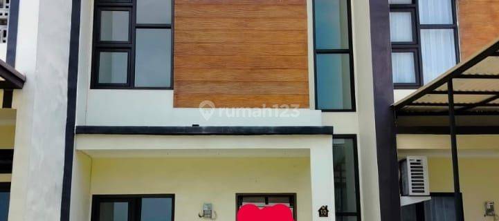 Rumah 2 Lantai Siap Huni Super Strategis dalam Perumahan Bandung, Kondisi Bagus 1