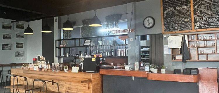 Tempat Usaha Cafe di Kolonel Masturi Lembang Bandung 1