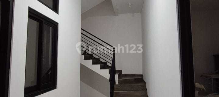 Good Ready-to-Use Shop House for Sale in Cigadung, Bandung 1