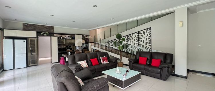 Sewa Rumah KBP Dengan Kolam Renang di Rambutkasih Kota Baru Parahyangan Padalarang Bandung 1