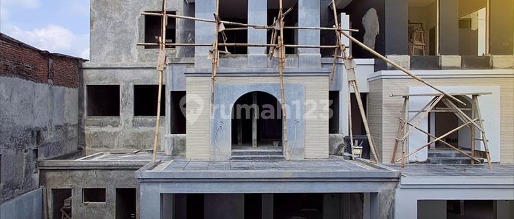 Three.Story.Luxury.House.Telagabodas.Jatingaleh.Semarang 1